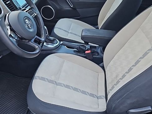 Used 2018 Volkswagen Beetle 2.0T Coast image 22