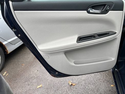 Used 2008 Chevrolet Impala LT FWD image 3