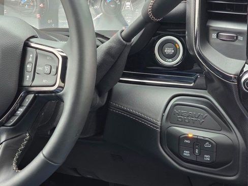 New 2025 RAM 2500 Limited AWD/4WD image 32