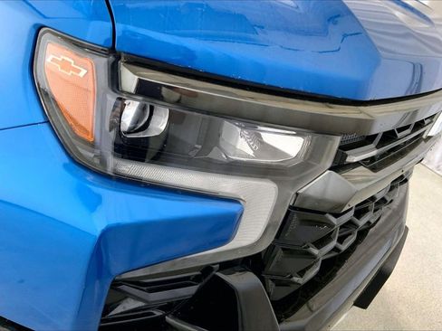 Used 2022 Chevrolet Silverado 1500 ZR2 w/ Technology Package image 12