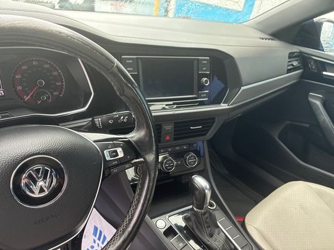 Used 2019 Volkswagen Jetta R-Line FWD image 8
