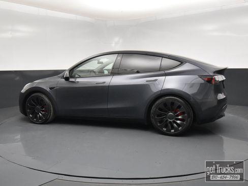 Used 2022 Tesla Model Y Performance image 3