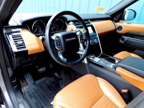 Used 2017 Land Rover Discovery HSE Luxury image 13