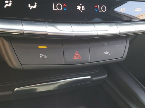 Certified 2024 Cadillac XT4 Premium Luxury AWD/4WD image 27