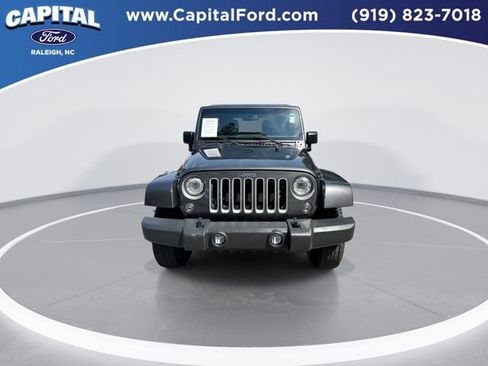 Used 2017 Jeep Wrangler Unlimited Sahara w/ Connectivity Group AWD/4WD image 3