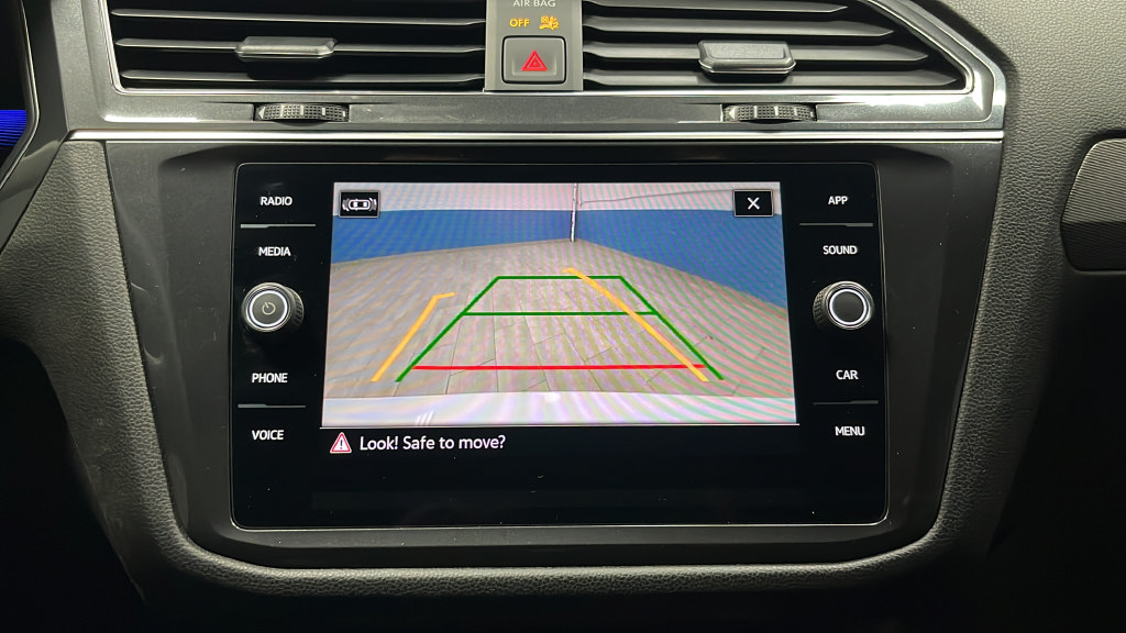 Used 2022 Volkswagen Tiguan SE AWD/4WD image 13