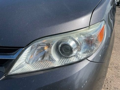 Used 2019 Toyota Sienna XLE Premium w/ Protection Package FWD image 10