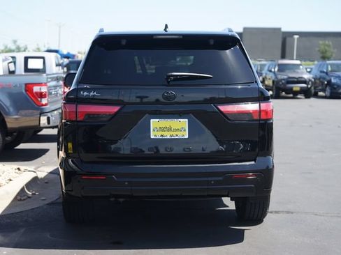 Used 2024 Toyota Sequoia Platinum AWD/4WD image 7