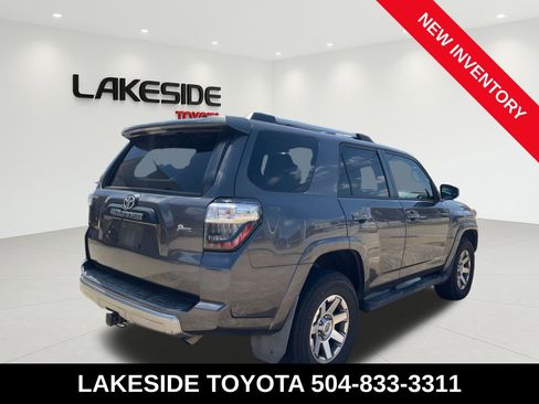 Used 2016 Toyota 4Runner Trail AWD/4WD image 4