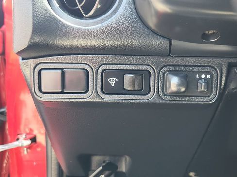 Used 1993 MAZDA MX-5 Miata Limited Edition RWD image 24