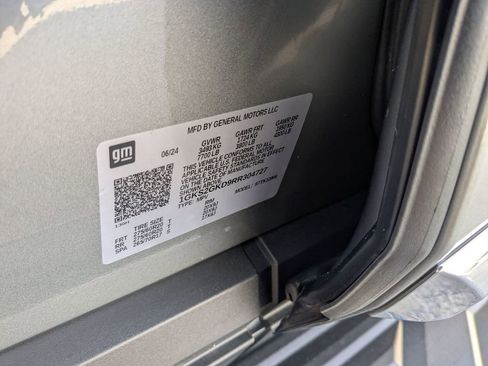 Certified 2024 GMC Yukon XL SLT w/ SLT Luxury Package image 33