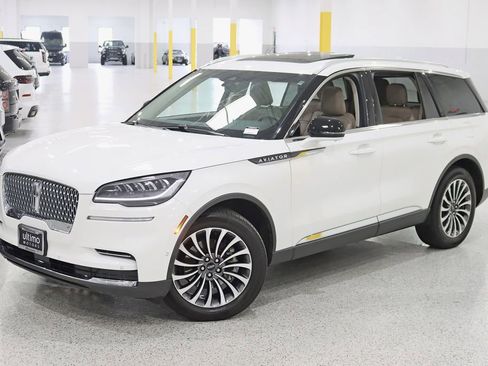 Used 2024 Lincoln Aviator Reserve w/ Equipment Group 201A AWD/4WD image 7