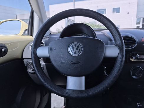Used 2008 Volkswagen Beetle S FWD image 21