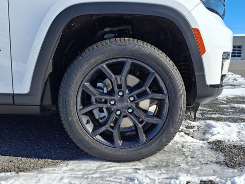 New 2025 Jeep Grand Cherokee L Limited AWD/4WD image 4