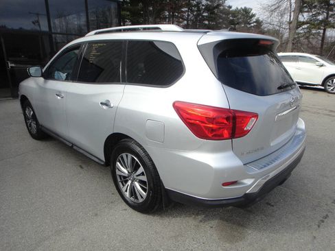 Used 2017 Nissan Pathfinder S image 6