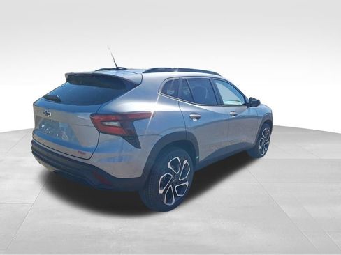 New 2026 Chevrolet Trax RS w/ Driver Confidence Package FWD image 5