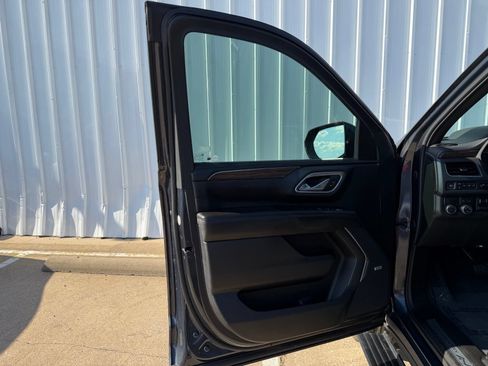 Used 2021 Chevrolet Tahoe High Country w/ Premium Package RWD image 15