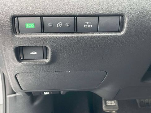 Used 2023 Nissan Sentra SV FWD image 19