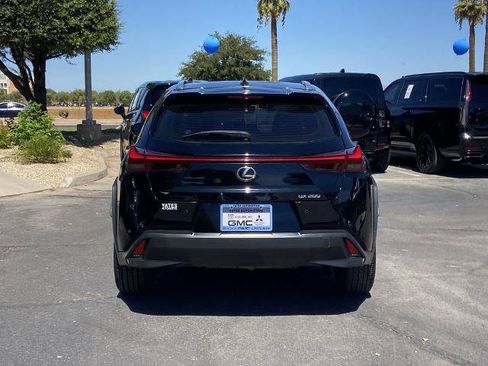 Used 2019 Lexus UX 200 w/ Premium Package FWD image 5