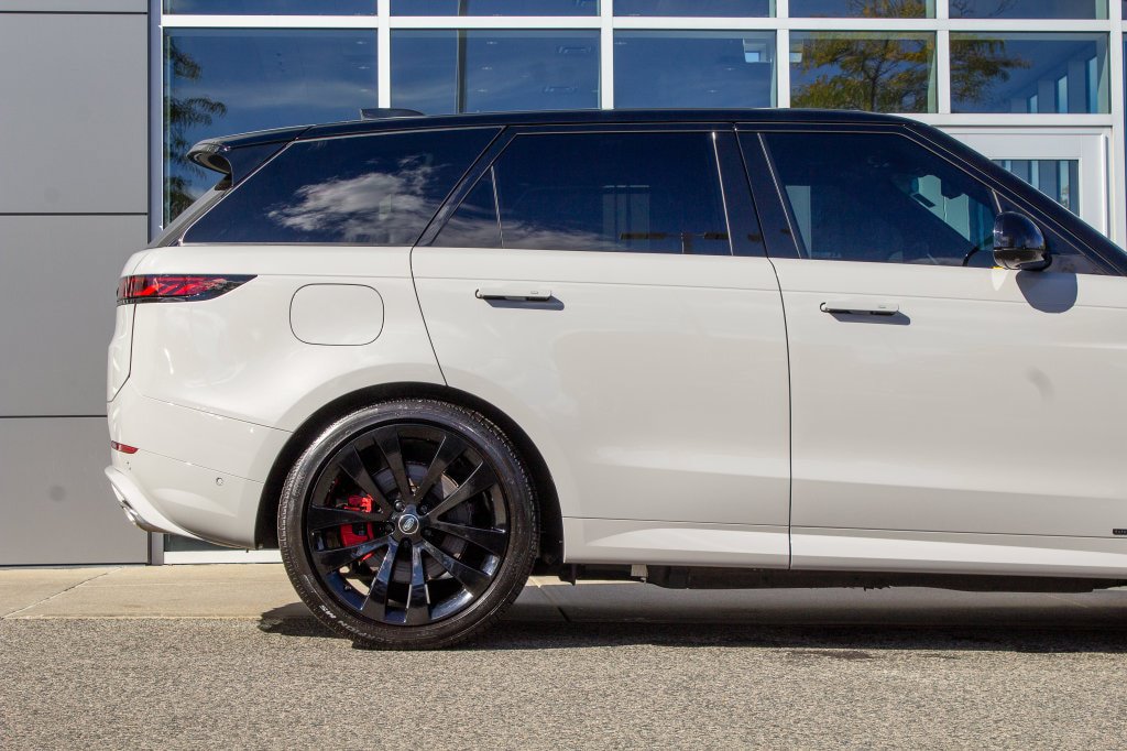 Used 2025 Land Rover Range Rover Sport Autobiography AWD/4WD image 6