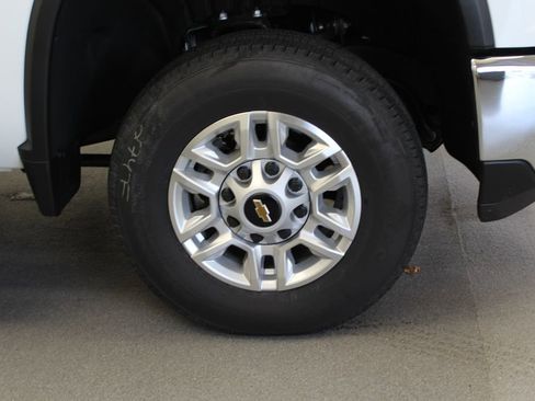 Used 2026 Chevrolet Silverado 2500 LT AWD/4WD image 5