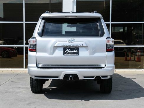 Used 2022 Toyota 4Runner TRD Sport AWD/4WD image 10