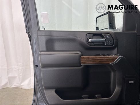 Used 2022 Chevrolet Silverado 2500 High Country image 16