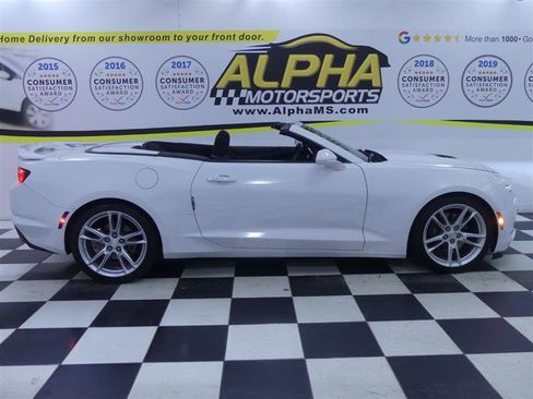 Used 2022 Chevrolet Camaro LT w/ Technology Package image 7