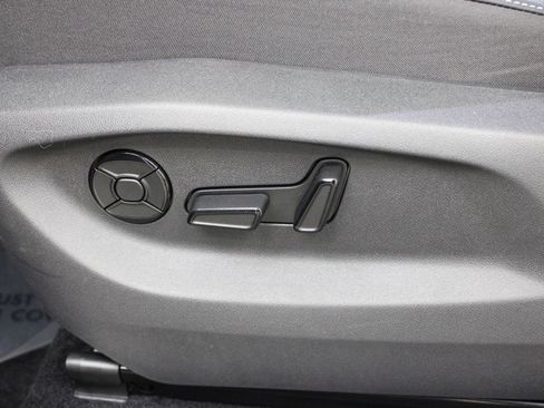 New 2026 Volkswagen Tiguan SE R-Line image 17