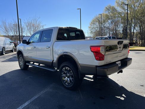 Used 2018 Nissan Titan Platinum Reserve image 8