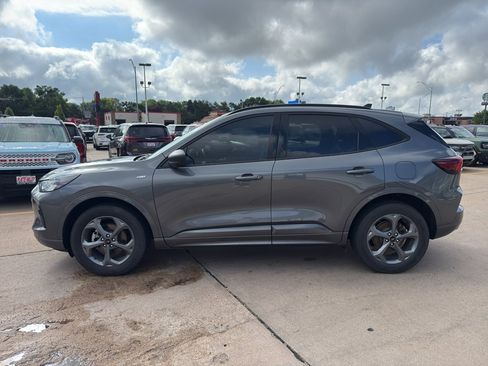 Used 2023 Ford Escape ST-Line w/ Tech Pack #1 AWD/4WD image 4