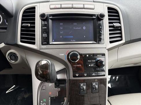 Used 2014 Toyota Venza XLE image 18