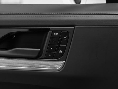 Used 2026 Porsche Cayenne S image 30