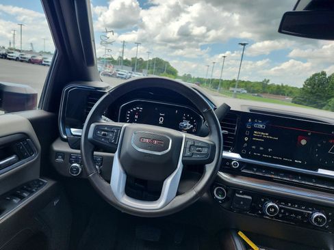 Used 2025 GMC Sierra 2500 SLT w/ SLT Premium Package AWD/4WD image 18