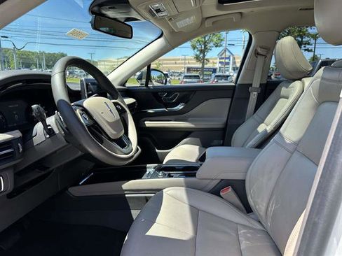 Used 2022 Lincoln Corsair AWD w/ Premium Package image 13