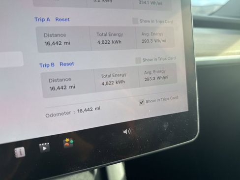 Used 2024 Tesla Model Y Long Range image 11