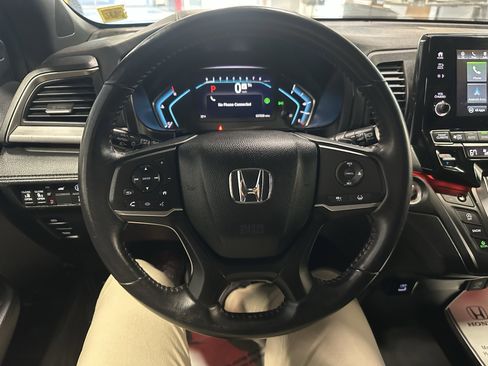 Used 2023 Honda Odyssey Sport image 9