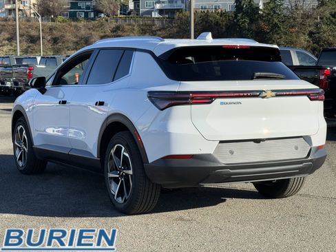 New 2026 Chevrolet Equinox EV LT image 3