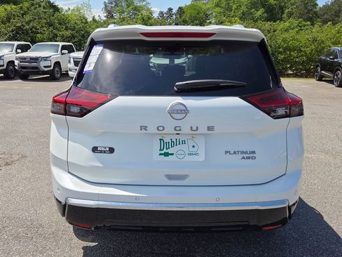 New 2026 Nissan Rogue Platinum image 9