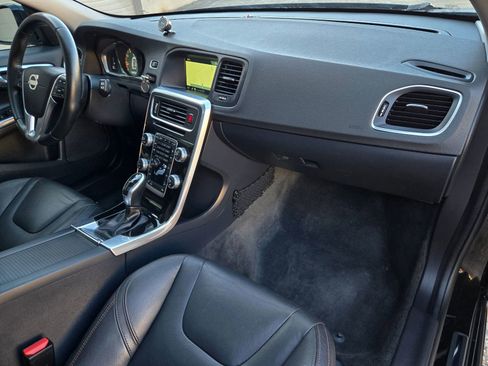 Used 2016 Volvo V60 T5 Cross Country w/ Convenience Package AWD/4WD image 2