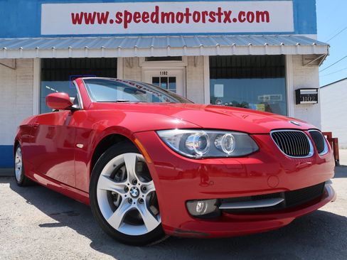 Used 2013 BMW 335i Convertible RWD image 2