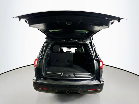 Used 2021 Lincoln Navigator Reserve image 37