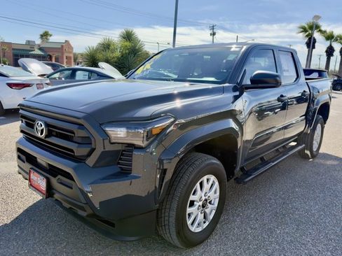 Used 2025 Toyota Tacoma SR image 3