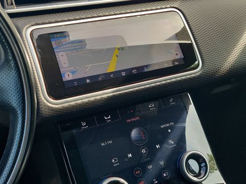 Used 2018 Land Rover Range Rover Velar R-Dynamic SE AWD/4WD image 31
