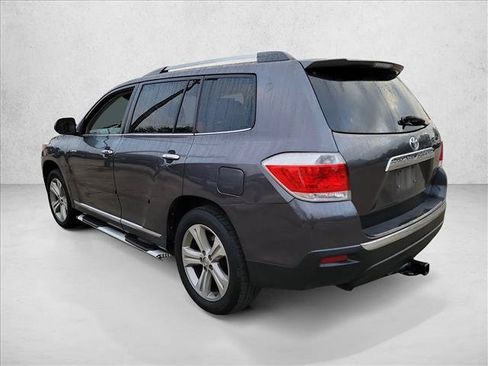 Used 2011 Toyota Highlander Limited w/ Tow Pkg FWD image 7