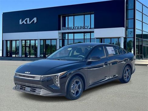 New 2025 Kia K4 LXS image 3
