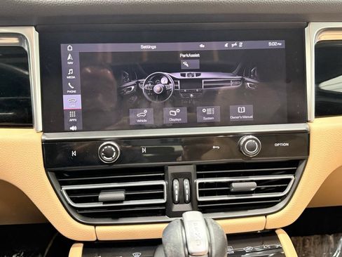 Used 2022 Porsche Macan AWD/4WD image 23