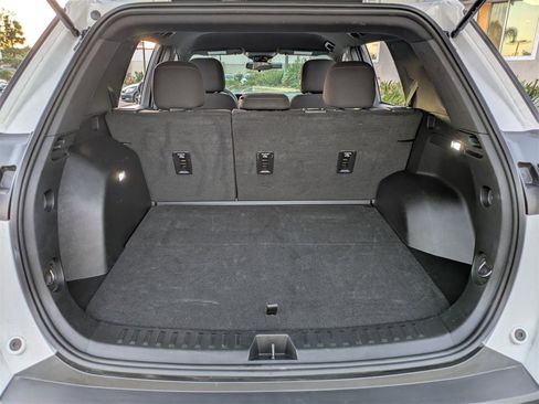 Used 2025 Chevrolet Equinox LT image 31