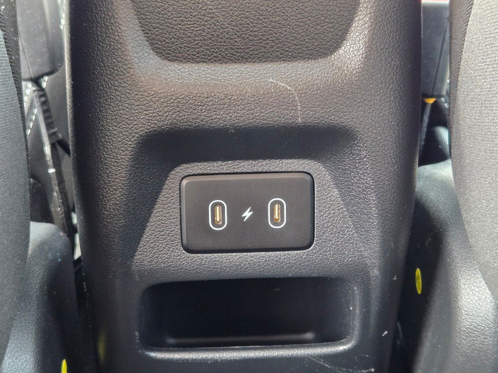 Used 2024 Hyundai Venue SEL FWD image 17