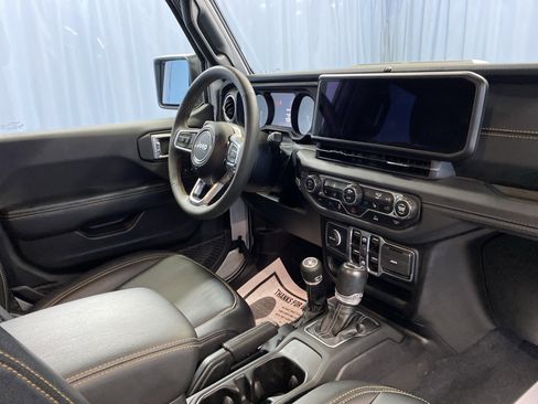 Used 2024 Jeep Wrangler Sahara w/ Technology Group image 44
